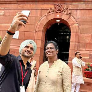 Bhajji Takes A Selfie With P T Usha
