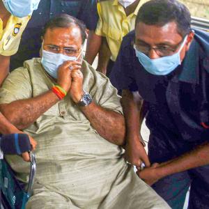 Will Partha's arrest in SSC scam impact Mamata?