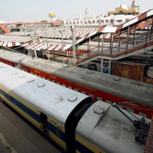 Railway job seekers duped, made to count trains
