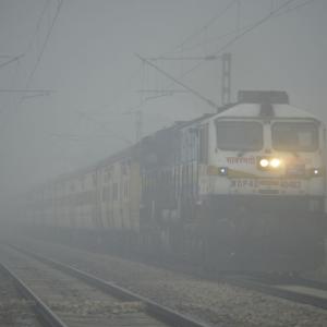 Dense fog cloaks Delhi, cold wave in parts of city