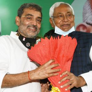 Nitish aide calls K'taka min deshdrohi for flag remark