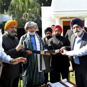 India is your home: Modi to Af Sikh-Hindu delegation