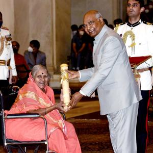 Maharashtra social worker Sindhutai Sapkal, 74, dies