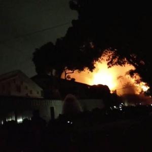 Protestors set fire to Sri Lankan PM's private home