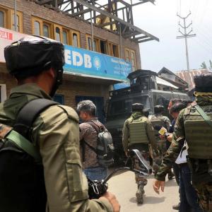 Terrorist Kills Bank Manager in Kashmir