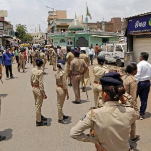 Ahmedabad cops to hold Hindu-Muslim cricket matches