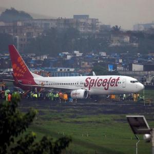 Patna-Delhi SpiceJet flight catches fire mid-air