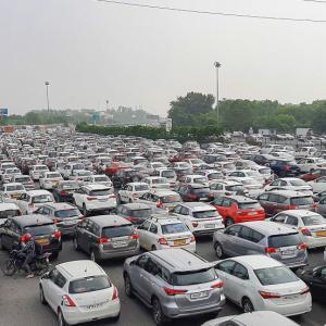 Huge traffic jams in Delhi over bandh, Congress stir