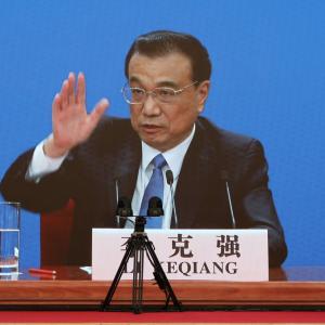 Chinese PM to step down in sweeping leadership change