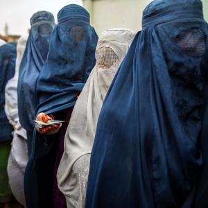 Taliban order women to cover up head to toe