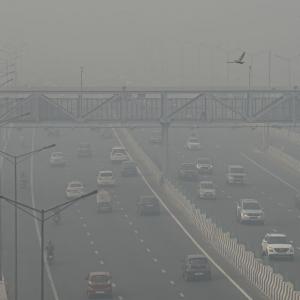 As air quality worsens, Delhi implements more curbs