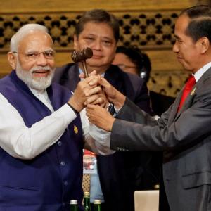 Indonesia hands over G20 presidency to India