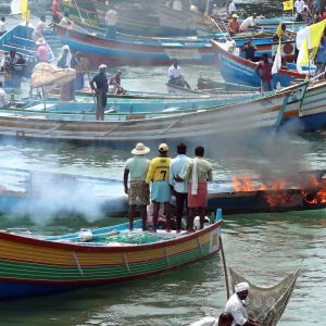 No holding people to ransom: HC on Adani port stir