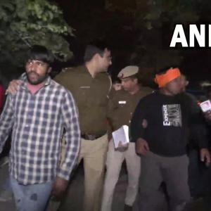 2 sword-wielding men attack Aaftab's van, arrested