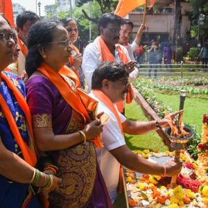 Team Uddhav carries flaming torch to Shivaji Park