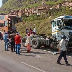 15 dead as UP-bound bus rams into trailer-truck in MP