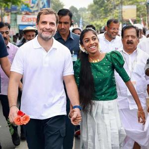 Huge turnout lines up in Kerala for Rahul's yatra