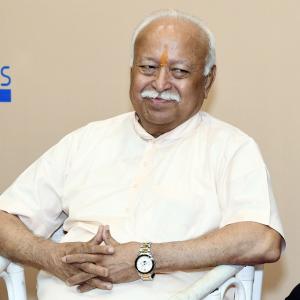 Muslims hold talks with RSS chief on communal peace