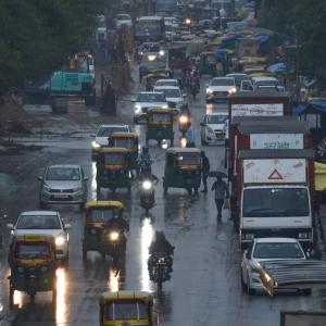 Rain continues to lash Delhi for 3rd day, traffic hit