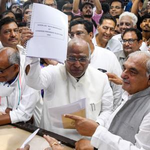 Kharge and Tharoor: Firm loyalist vs agent of change