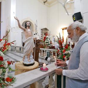Modi offers prayers in Delhi church on Easter