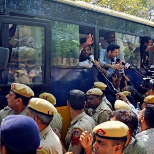 CBI grills Kejriwal for 9 hrs; AAP leaders detained