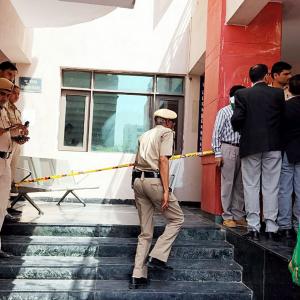 Man dressed as lawyer shoots woman inside Delhi court