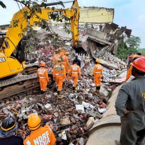 Maha building collapse: Toll rises to 6, owner held