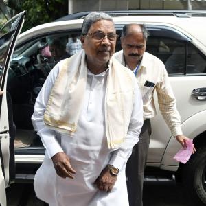 Discontent in Karnataka Cong: Sidda to meet MLAs