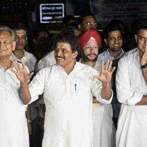 Gehlot's rare gesture, backs Pilot against BJP attack