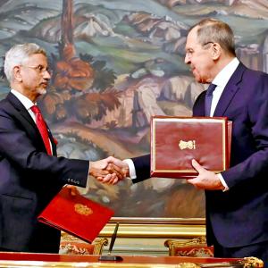 India Rekindles Love Affair With Russia