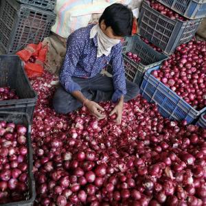 Maha farmer sells 512 kg onions, earns just Rs 2.49