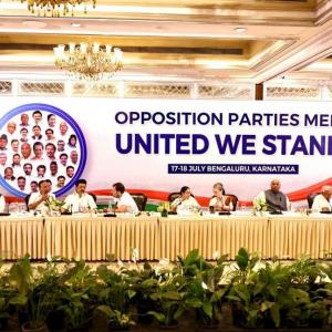 Pawar joins Oppn's B'luru meet, UPA to get new name
