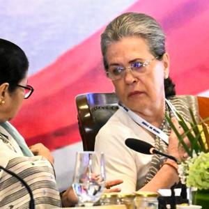Sonia talks to PM, urges him to discuss Manipur