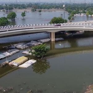 Delhi: Yamuna crosses danger mark again; floods likely