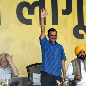 Kejriwal tells story of uneducated king at AAP rally
