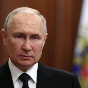 Putin vows to punish 'those on path of treason'
