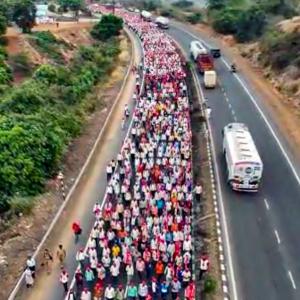 SEE: Thousands of farmers march towards Mumbai