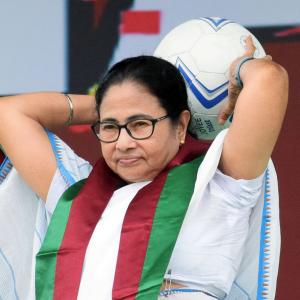 Mamata to stage dharna over Centre's 'discrimination'
