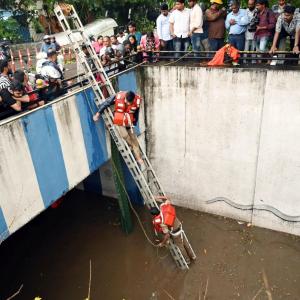 Bengaluru: Car stuck in neck-deep water, woman dies