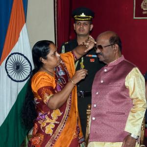 Very cordial relationship with Mamata: Bengal guv