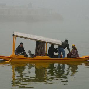 Dense Fog Engulfs Kashmir