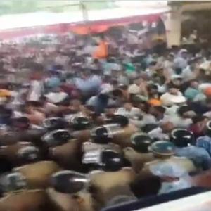 Maratha quota stir turns violent, many cops hurt