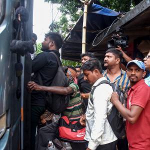 TMC volunteers leave Kolkata for Delhi in 25 buses
