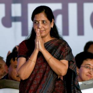 Kejriwal shouldn't quit as CM, AAP MLAs urge Sunita