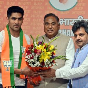 Boxer Vijender Singh dumps Congress, joins BJP