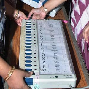 SC asks EC to verify EVM favouring BJP in mock polls