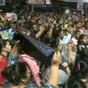 Doc's murder: Women hold midnight stir across Bengal