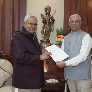 Nitish to be sworn-in again as Bihar CM at 5 pm