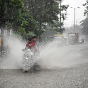 Sudden downpour floods Delhi, Mumbai gets a respite